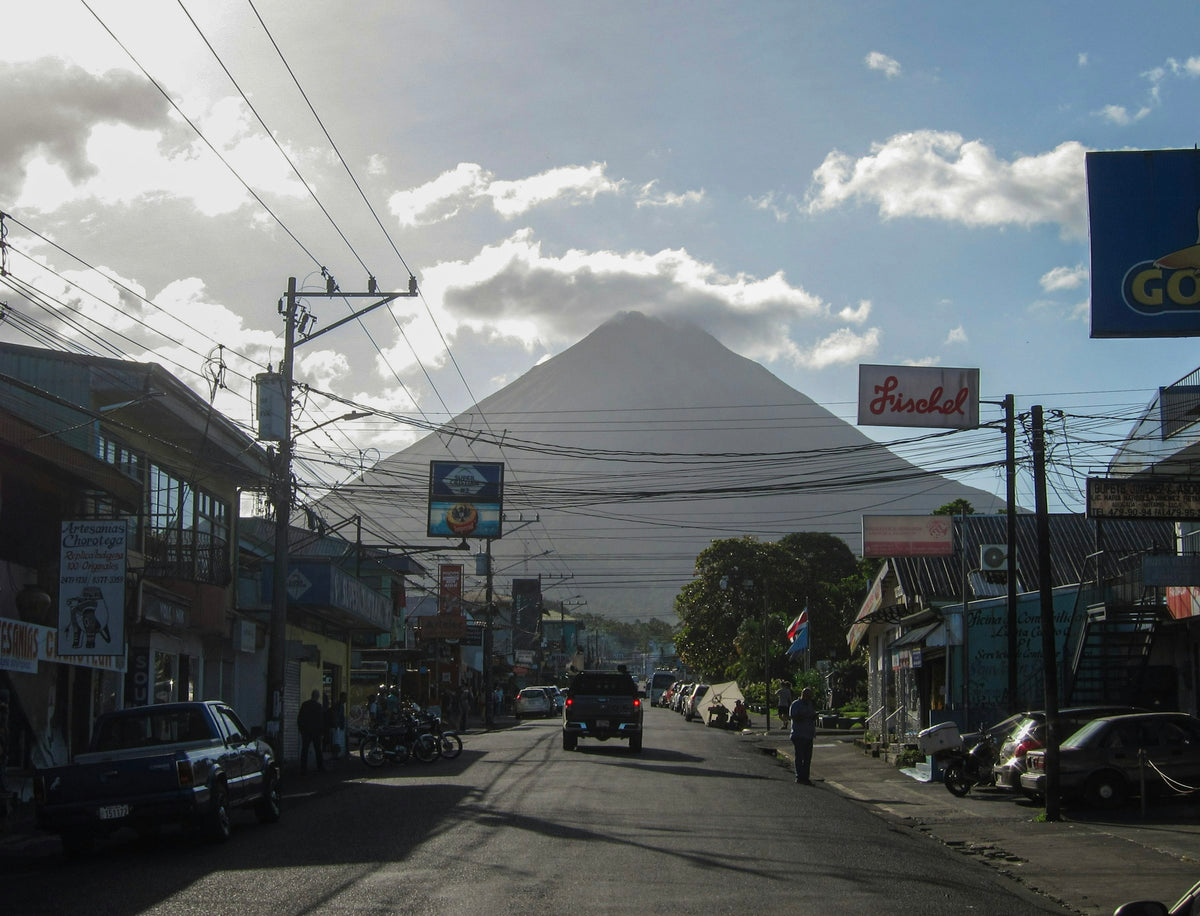 La Fortuna street with the volcano behind